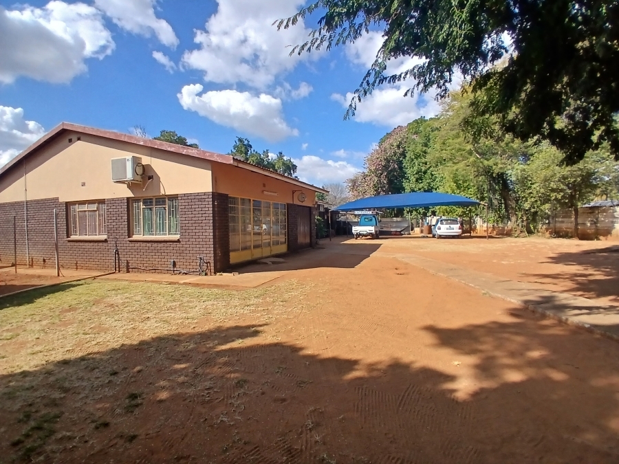 Commercial Property for Sale in Mooinooi North West
